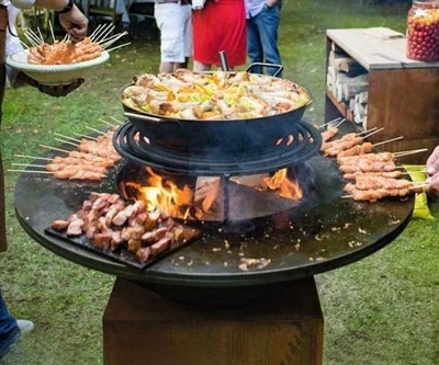 Pergi kencan musim dingin dengan barbekyu